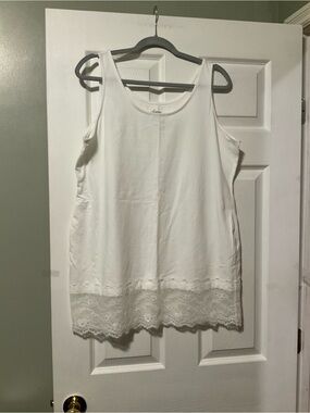 Soma White Lace-Hem Tank Top
